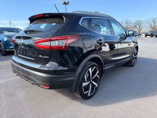 2021 Nissan Rogue Sport SL