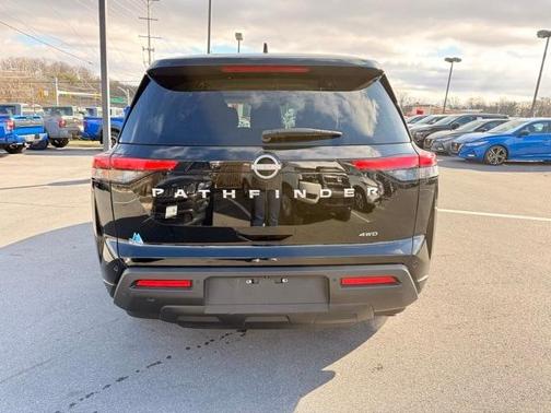 2024 Nissan Pathfinder S