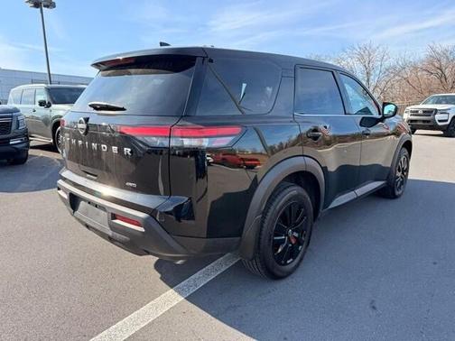 2024 Nissan Pathfinder S