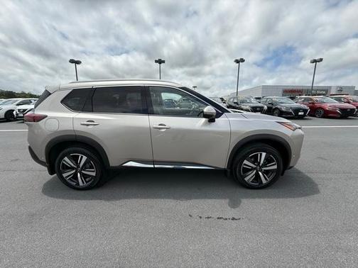 2022 Nissan Rogue SL
