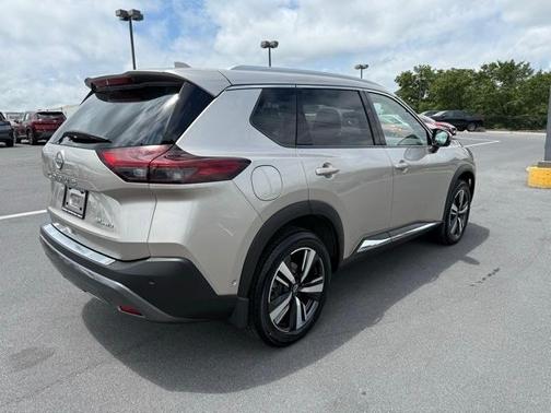 2022 Nissan Rogue SL