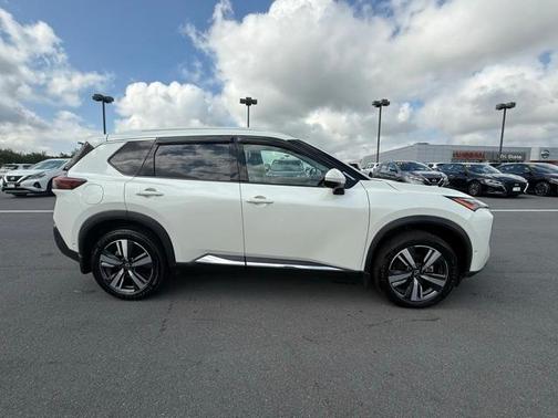 2022 Nissan Rogue SL