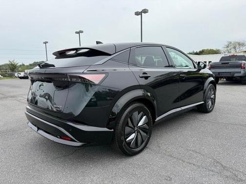 2025 Nissan ARIYA EVOLVE+