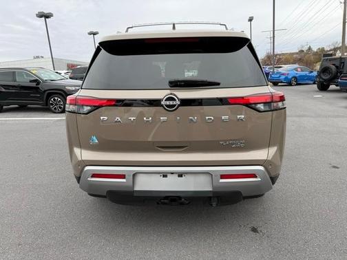 2023 Nissan Pathfinder Platinum