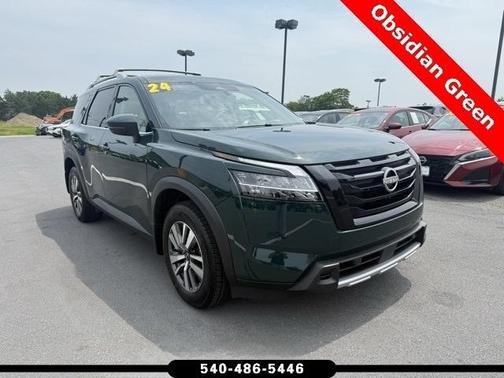 2024 Nissan Pathfinder SL