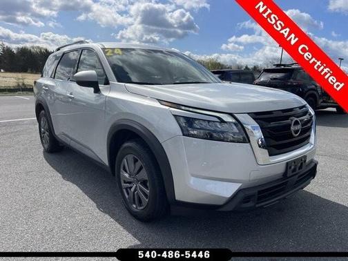 2024 Nissan Pathfinder SV