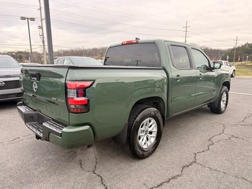 2024 Nissan Frontier SV