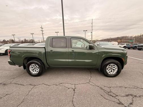 2024 Nissan Frontier SV