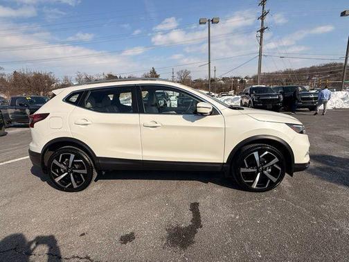 2022 Nissan Rogue Sport SL