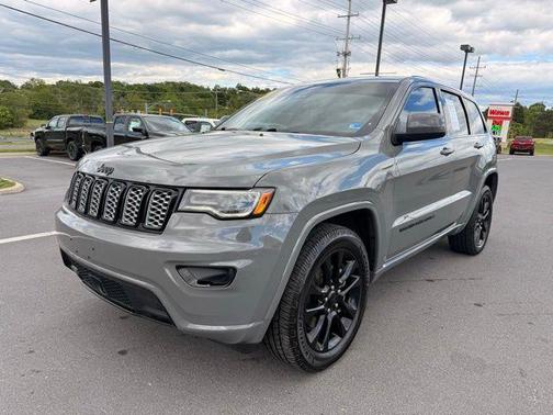 Sting Gray Clearcoat 2021 Jeep Grand Cherokee Laredo X