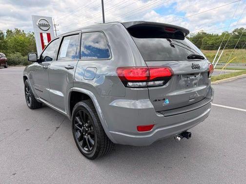 Sting Gray Clearcoat 2021 Jeep Grand Cherokee Laredo X