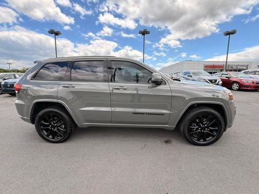 Sting Gray Clearcoat 2021 Jeep Grand Cherokee Laredo X