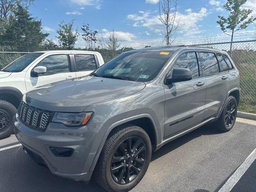 Sting Gray Clearcoat 2021 Jeep Grand Cherokee Laredo X