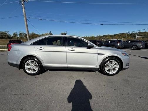 2016 Ford Taurus SEL