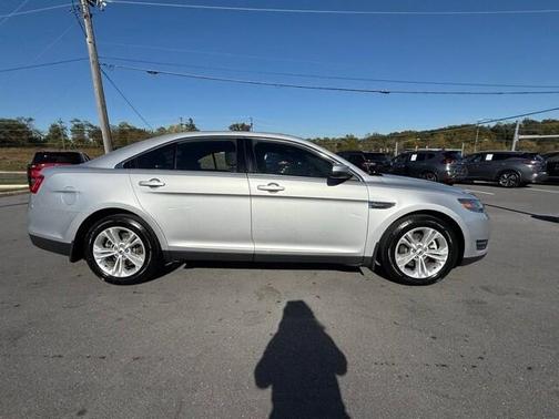 2016 Ford Taurus SEL