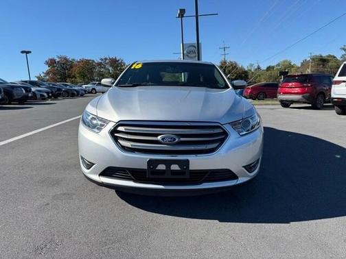 2016 Ford Taurus SEL