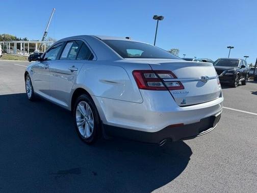 2016 Ford Taurus SEL