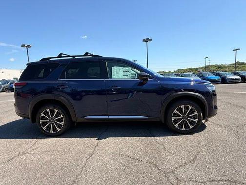 Deep Ocean Blue 2026 Nissan Pathfinder Platinum