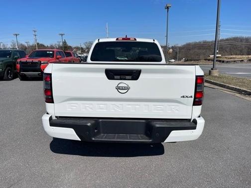2025 Nissan Frontier SV