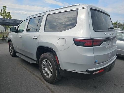2024 Jeep Wagoneer Base