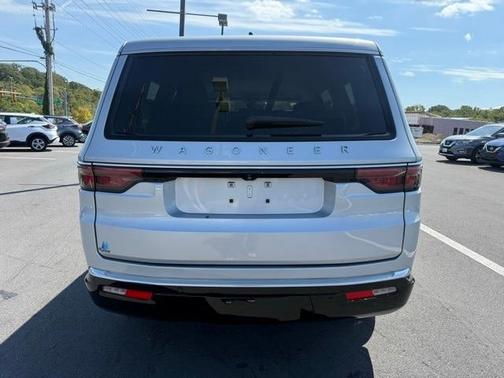 2024 Jeep Wagoneer Base