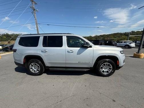 2024 Jeep Wagoneer Base