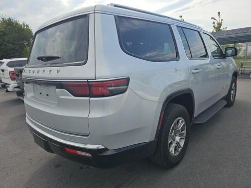 2024 Jeep Wagoneer Base
