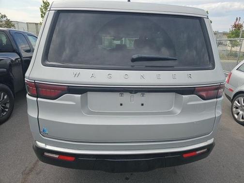 2024 Jeep Wagoneer Base