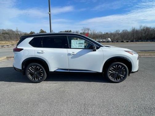 2025 Nissan Rogue Platinum