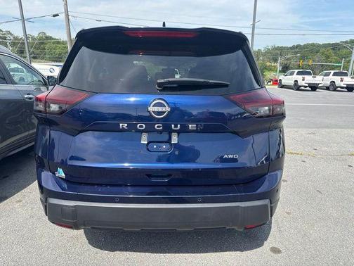 Deep Ocean Blue 2025 Nissan Rogue SV