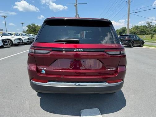 2025 Jeep Grand Cherokee Laredo