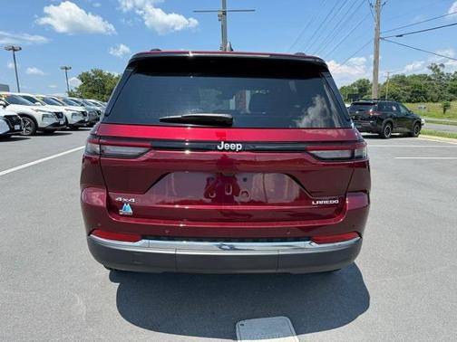 2025 Jeep Grand Cherokee Laredo
