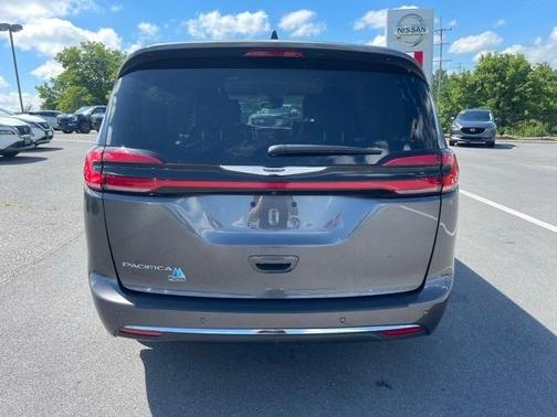 2023 Chrysler Pacifica Touring-L