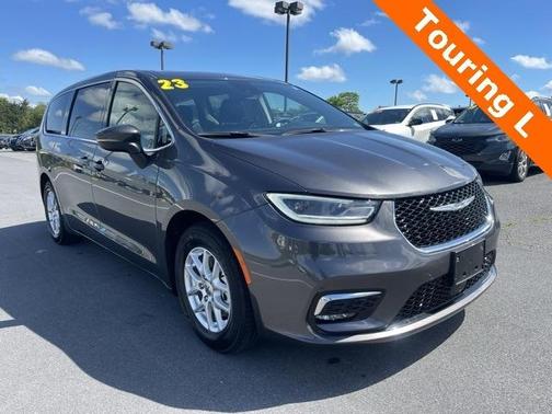 2023 Chrysler Pacifica Touring-L