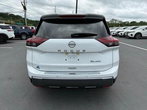 2024 Nissan Rogue SL