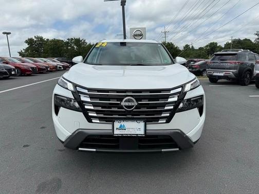 2024 Nissan Rogue SL