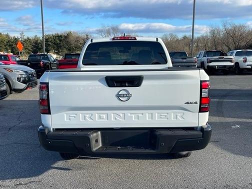 2025 Nissan Frontier S