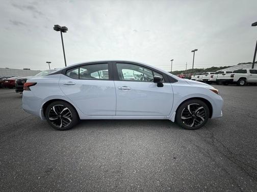 2025 Nissan Versa 1.6 SR