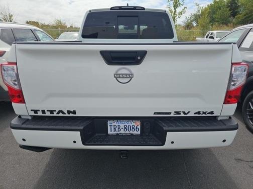 2023 Nissan Titan SV