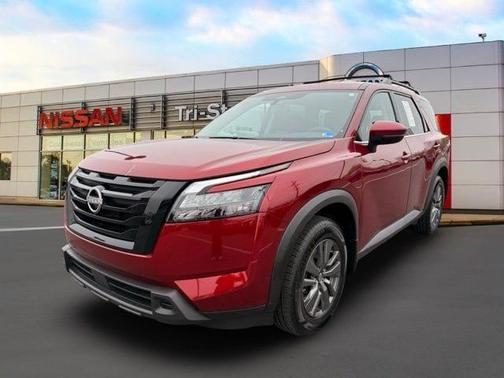 Scarlet Ember 2024 Nissan Pathfinder SV