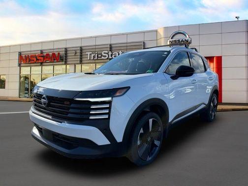 Aspen White Tri 2026 Nissan Kicks SR