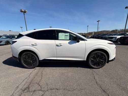 Everest White P 2026 Nissan Murano Platinum