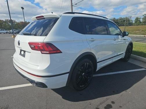 2022 Volkswagen Tiguan 2.0T SE R-Line Black