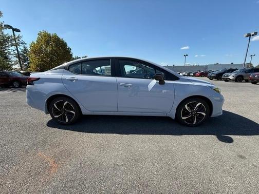 2025 Nissan Versa 1.6 SR