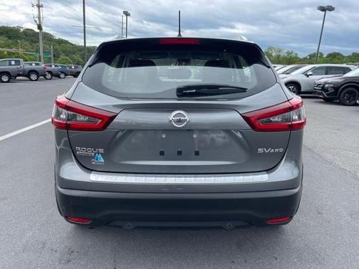 2022 Nissan Rogue Sport SV