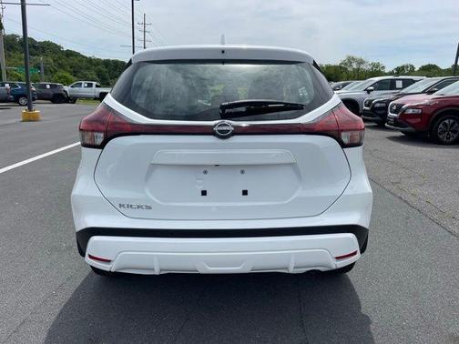 2025 Nissan Kicks Play S