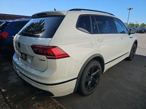 Opal White Pearl Effect 2024 Volkswagen Tiguan 2.0T SE R-Line Black