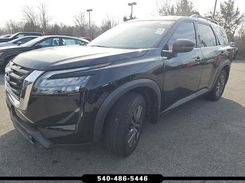 2024 Nissan Pathfinder SV