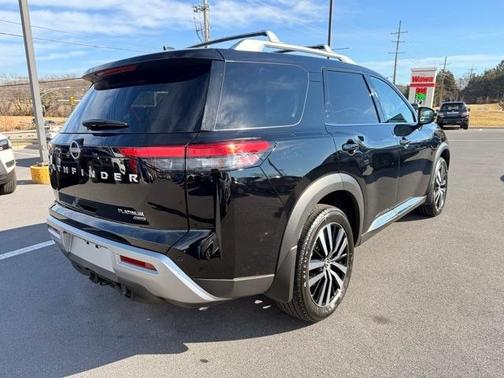 2024 Nissan Pathfinder Platinum