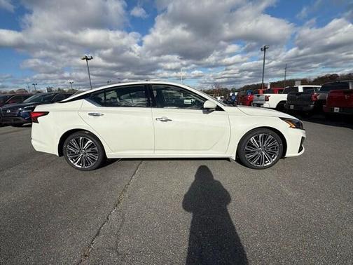 2025 Nissan Altima SL